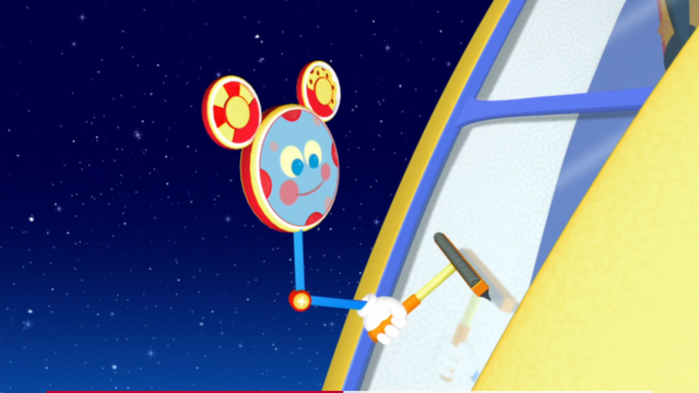 File:Toodles cleaning the ship.png