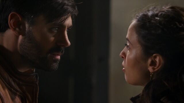 File:Once Upon a Time - 5x04 - The Broken Kingdom - Tension.jpg