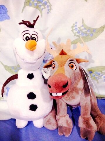 File:Olaf and Sven newplushes.jpg