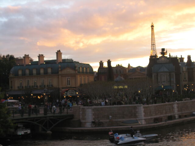 File:Disney 2008 0603.jpg