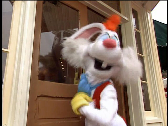 File:RogerRabbitinDisneylandFun.jpg