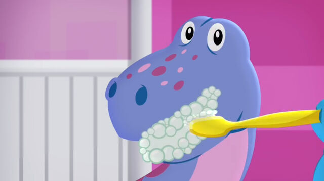 File:Bronty brushing his teeth.jpg