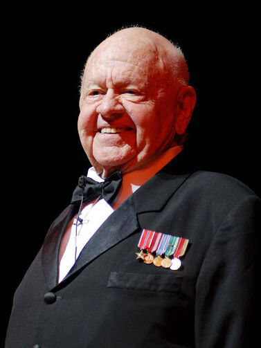 File:Mickey Rooney.jpg
