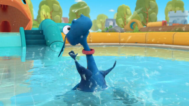 File:Stuffy in the water.jpg