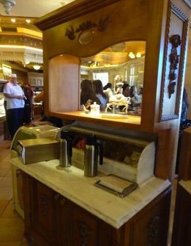 File:Coffe Counter.jpg