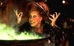 Disney-Magic Object Winifred Hocus-Pocus-1-