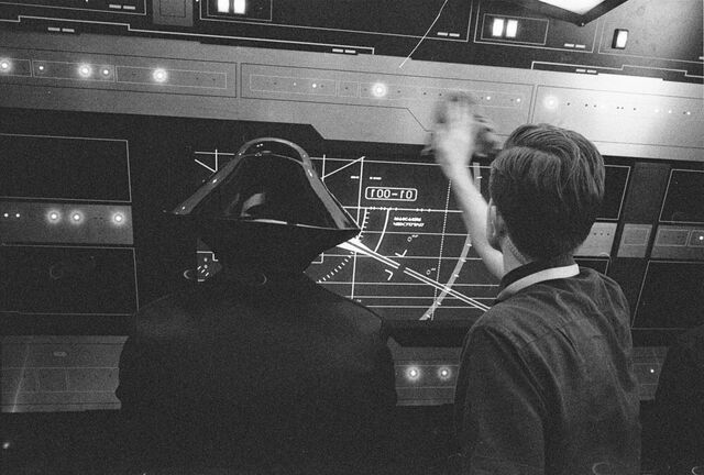File:Star-wars-episode-8-set-photo.jpg