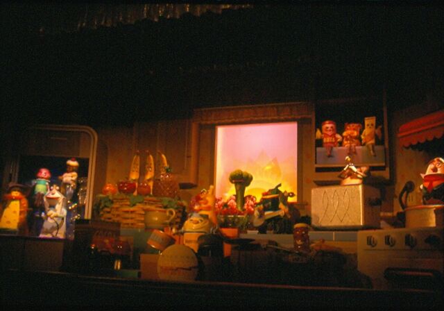 File:Kitchen-Kabaret-Finale.jpg