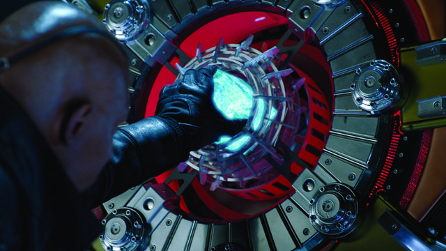 File:NickgrabbingtheTesseract-The Avengers.jpg