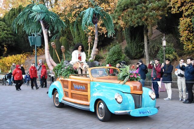 File:Moana car paris.jpg