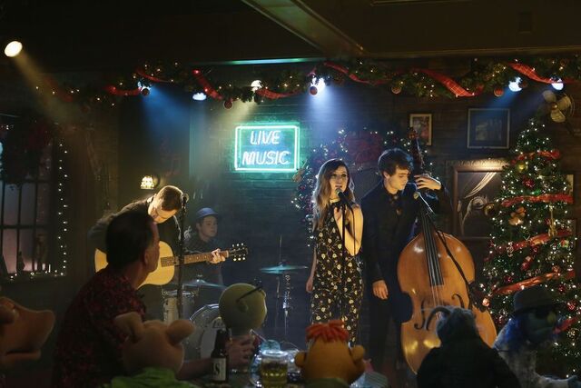 File:Ep10-echosmith2.jpeg