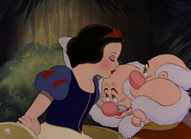 File:Snow-white-disneyscreencaps.com-9554.jpg