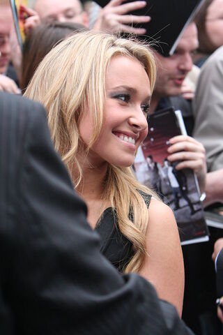 File:640px-Hayden Panettiere chaubaby.jpg
