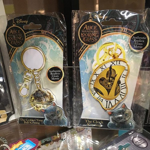 File:Alice Through the Looking Glass replicas.png