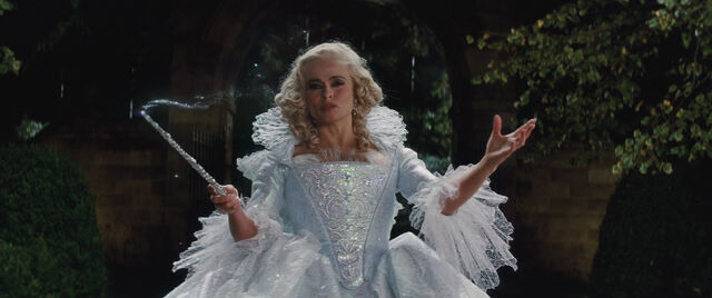 File:Cinderell-2015-disneyscreencaps.com-5887.jpg