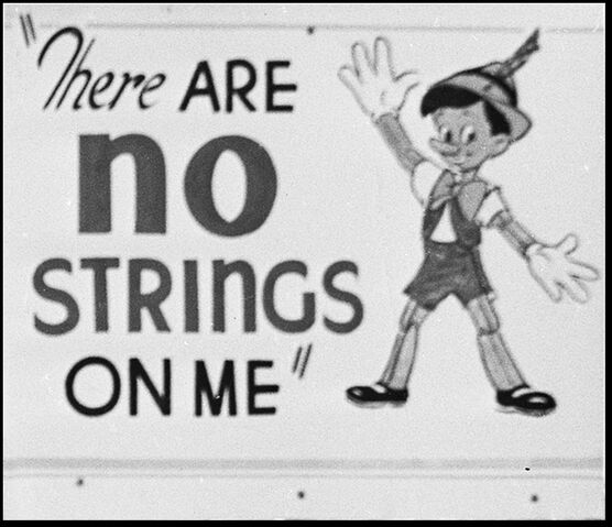 File:Nostringsonme.jpg