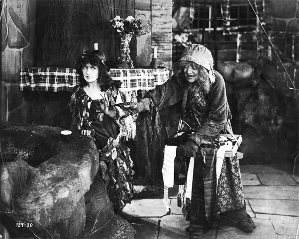 File:Snow white clark.jpg