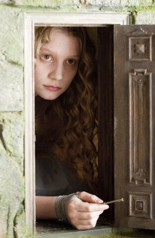 File:Tim Burtons Alice in Wonderland 14.jpg