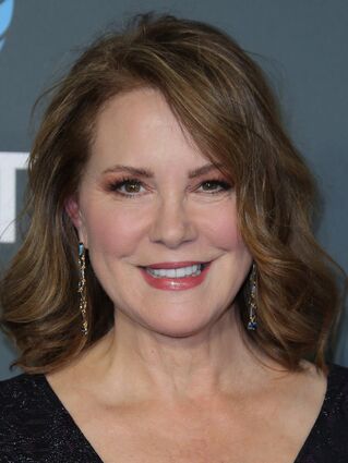 File:Elizabeth Perkins.jpg