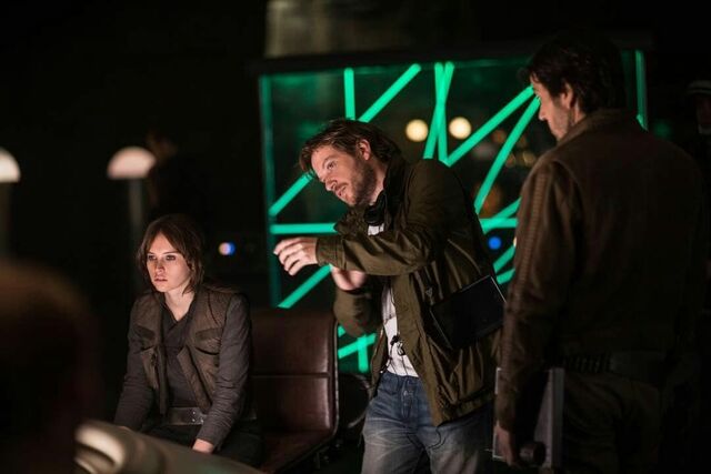 File:Jyn and Cassian 2.jpg