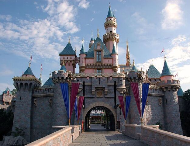 Файл:1263330568 disneyland-address.jpg