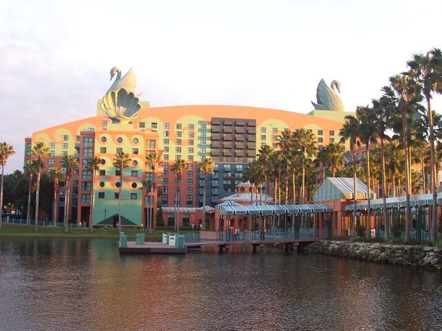 File:Swan-hotel.jpg