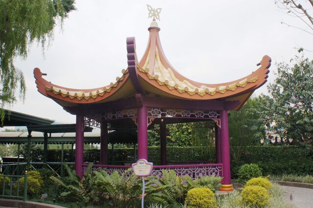 File:Fantasy Gardens 05.jpg