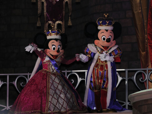 File:MickeyMinnieCinderellabration.jpg