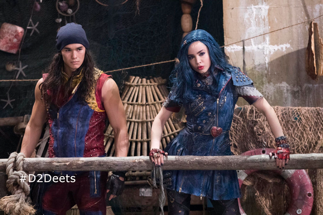 File:Descendants 2 photography 24.png