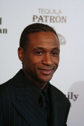File:CUN2008 Oscar party MosDef.jpg