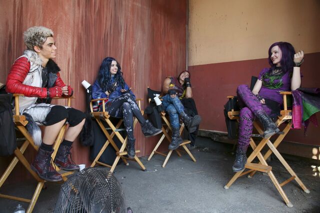 File:Set of Descendants 1.jpg
