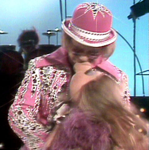 File:TMS-214-PiggyEltonJohnKiss.jpg