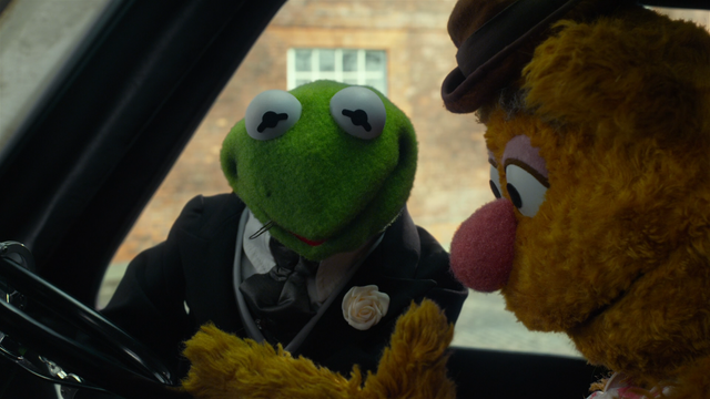 File:MMW extended cut 1.32.52 Kermit the frog hair pin.png