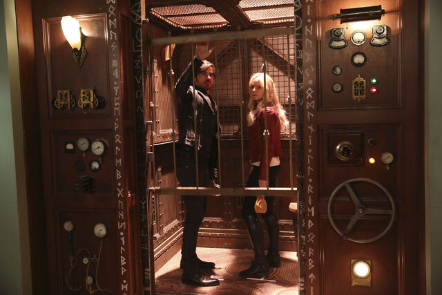File:OUAT S5 20 17.jpg