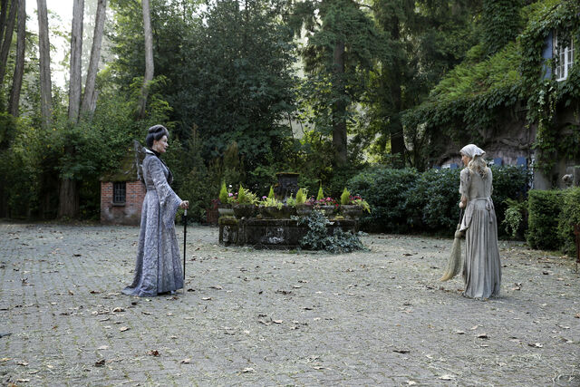 File:Once Upon a Time - 6x03 - The Other Shoe - Photography - Cinderella and Lady Tremaine.jpg