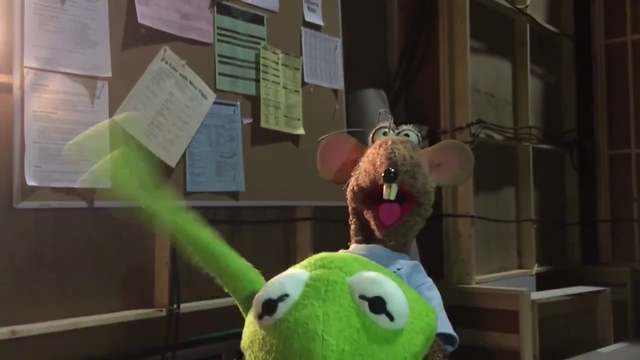 File:Halloween2015-Rizzo&KermitCostume-(Puppet).png