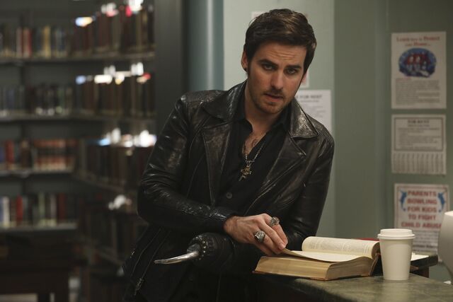 File:Once Upon a Time - 6x09 - Changelings - Photography - Hook.jpg