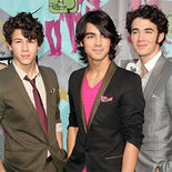 Jonas-brothers-camp.jpg