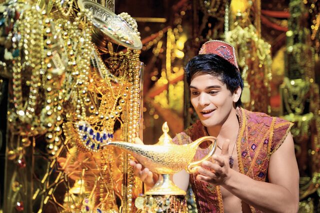 File:Lamp Musical.jpg