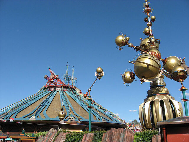 File:Discoveryland, Disneyland Paris, France.jpg