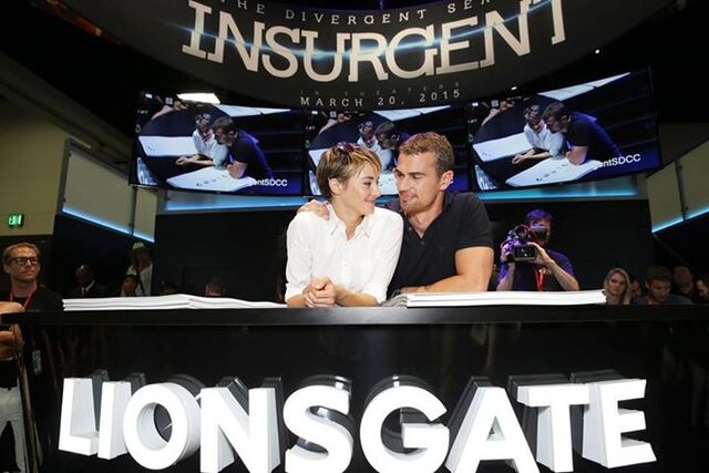 File:InsurgentSigning2.jpg