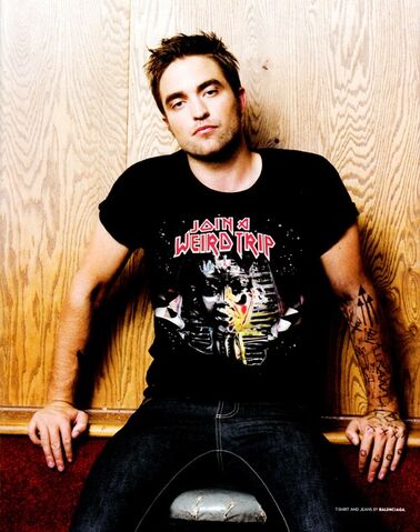 File:Robert-pattinson-black-book-magazine-2.jpg