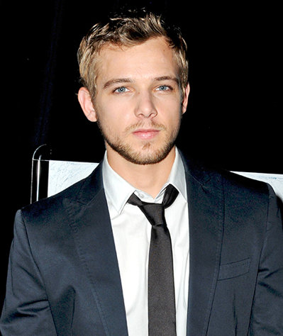 File:Max thieriot.jpg
