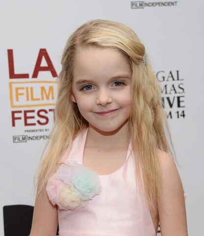 File:McKenna Grace 9.jpg