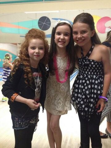File:Francesca&Friends2.jpg
