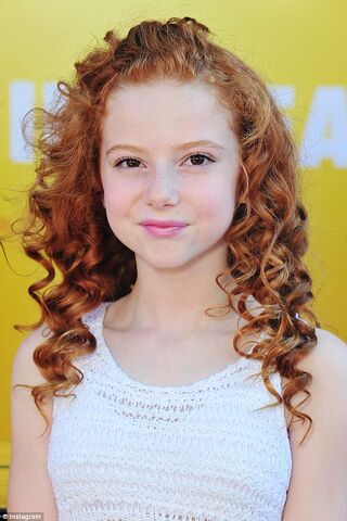 File:Francesca @ Peanuts premiere.jpeg