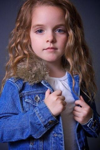 File:McKenna Grace 3.jpg