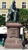 Aleksander Hr. Fredro pomnik.jpg