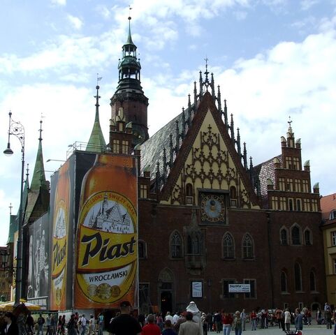Plik:Ratusz Wrocław.jpg