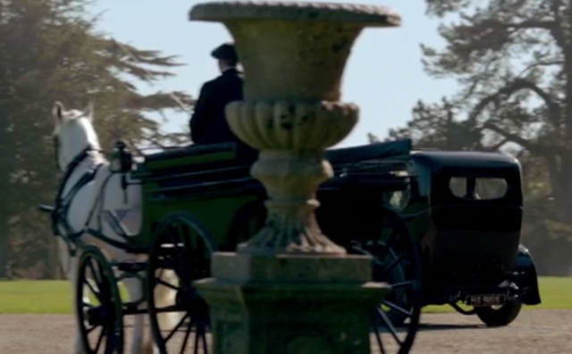 File:CarriageS3E1.png